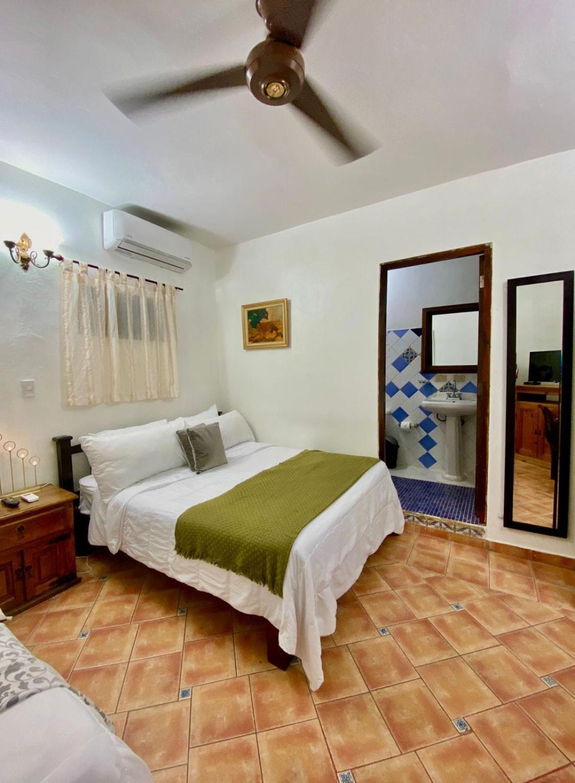 Historic Colonial Boutique Hotel Pool Jacuzzi Bar Restaurant By Aa Group Santo Domingo Exterior photo